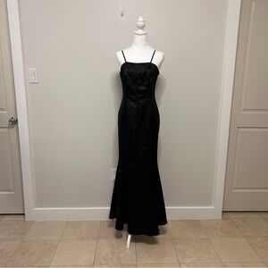 Vintage Fairweather Women’s Size 2 Black long fit and flare Maxi Dress witchy